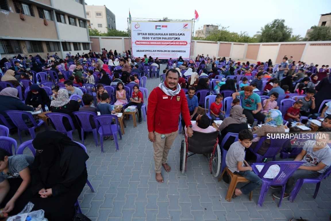 LEBIH DARI 1500 YATIM PALESTINA Palestina gelar buka bersama (iftar jamai) hidangan dari muslimin di Indonesia.