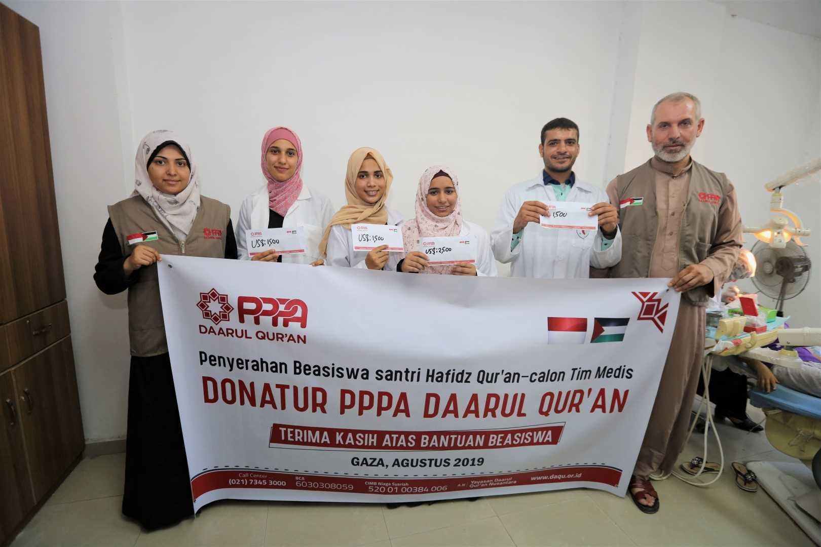 PPPA Daarul Quran Beri Beasiswa Tunai bagi Calon Dokter dan Tim Medis Hafidz 30 Juz di Palestina