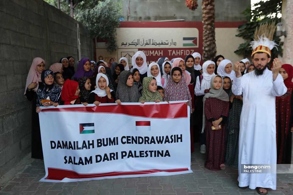 Doa Tulus untuk Kedamaian Papua dari Palestina