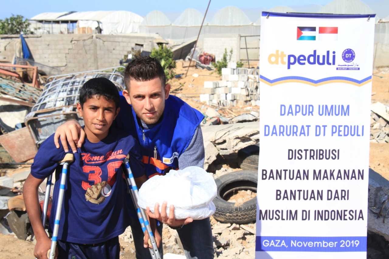 Distribusi Bantuan Makanan Tahap IV oleh Dapur Umum Darurat DT Peduli