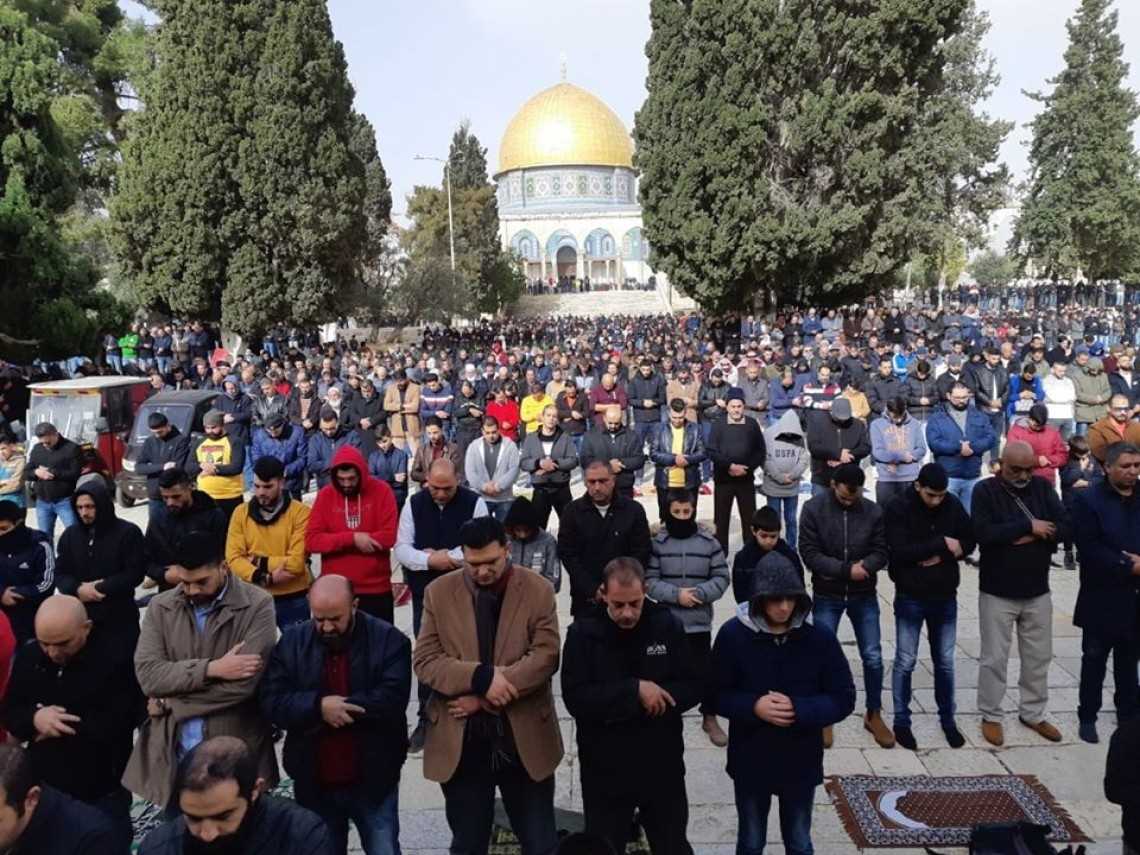 Empat puluh lima ribu warga Palestina laksanakan shalat Jumat di Masjid Al-Aqsa