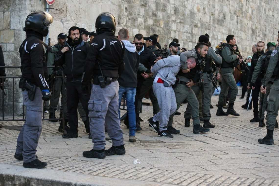 Tentara Israel Cegah Ratusan Warga Palestina Laksanakan Shalat Jumat di Masjid Al-Aqsa