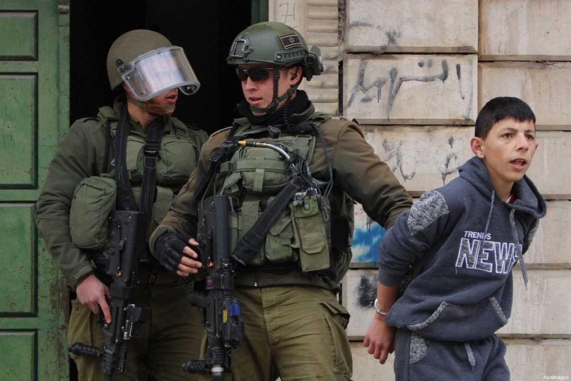 Di Tengah Lockdown, Israel Tangkap 8 Warga Palestina