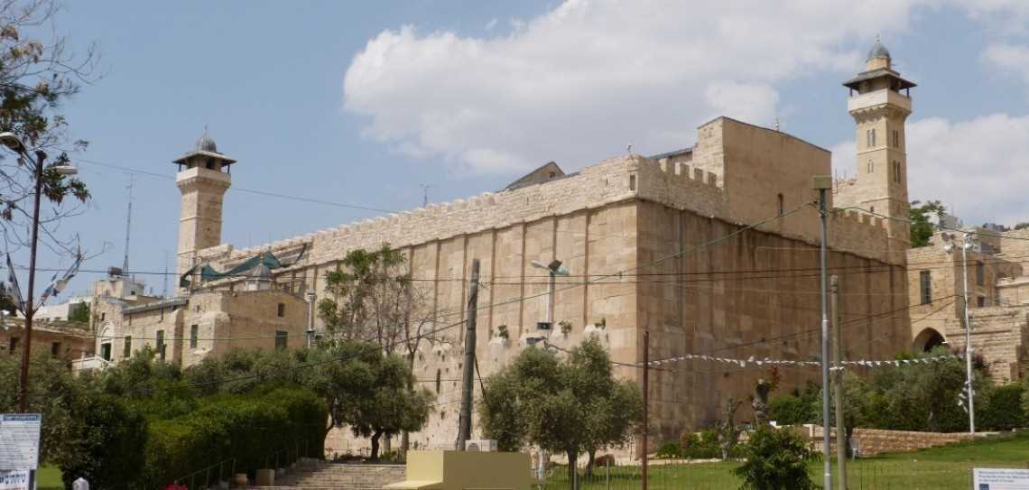 Otoritas Israel Ambil Alih Sebagian Area Masjid Ibrahimi