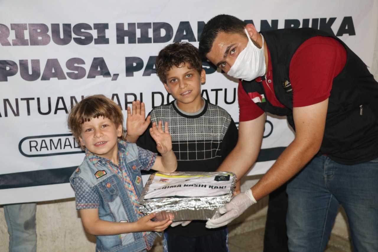 Untuk Muslimin Gaza, Komunitas SiJum Salurkan Bantuan Buka Puasa Lewat NPC