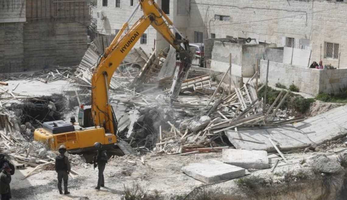 Baru Dua Bulan Dibangun, Rumah Warga Palestina Ini Sudah Digusur Israel