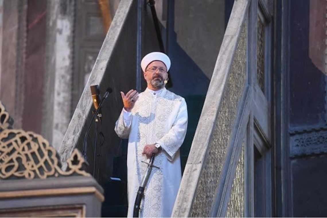 Konfirmasi Resmi Turki Terkait Pedang yang Dipegang Khatib Saat Jumat Pertama di Hagia Sophia