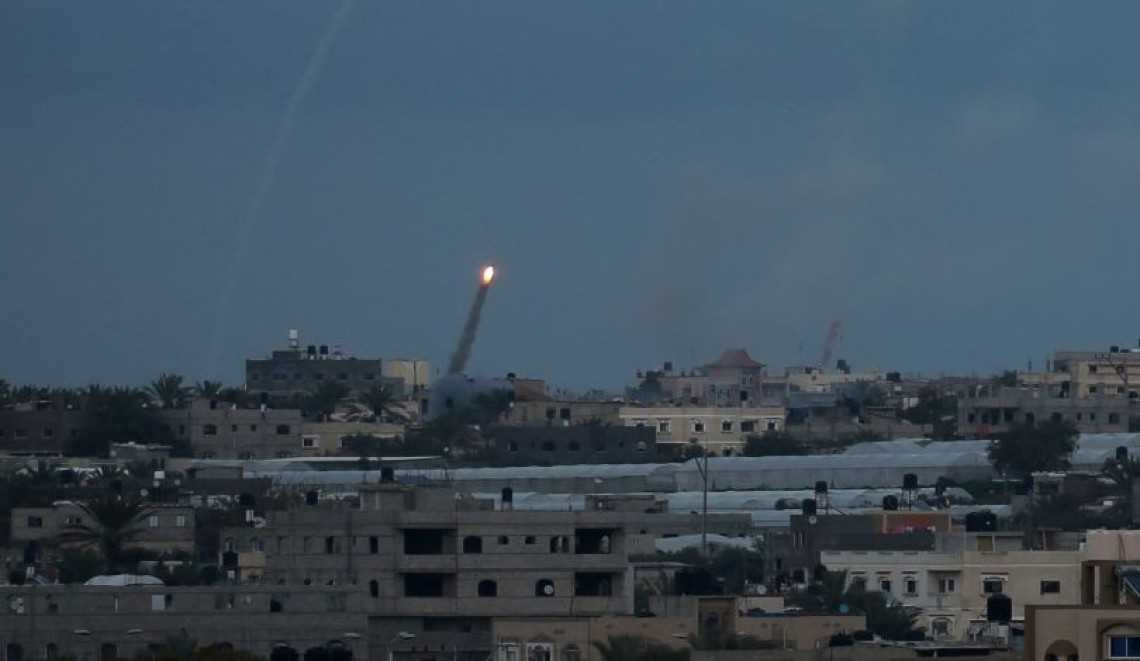 Respon Serangan Roket Pejuang Palestina, Israel Lancarkan Serangan ke Gaza