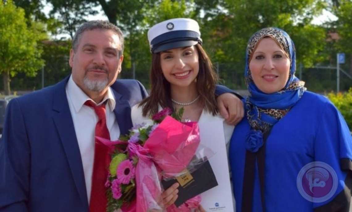 Raih Nilai Tertinggi, Imigran Palestina Ini Menjadi Siswi Terbaik di Denmark