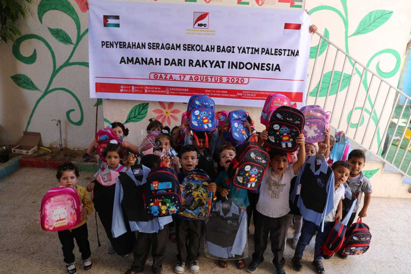 Ratusan Murid TK Yatim Palestina Terima Bantuan Seragam Sekolah di Momen HUT RI ke-75