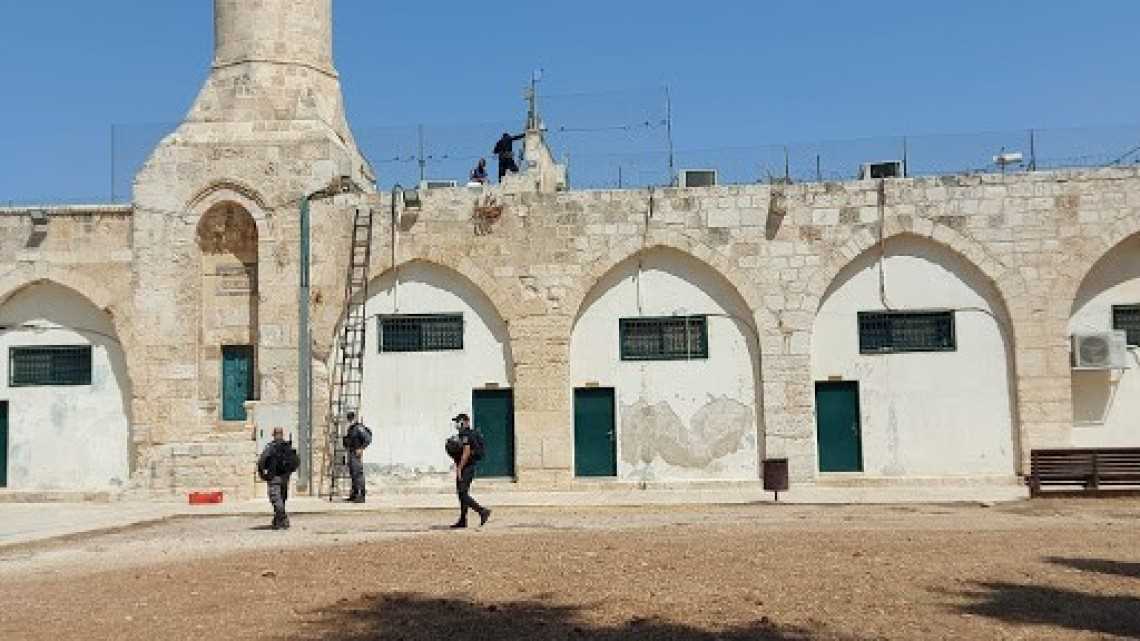 Pasukan Israel  Serbu Gedung Pusat Perbankan Islam di Al-Quds