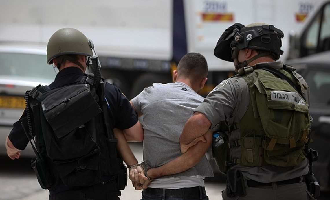 Israel Tangkap Warga Palestina dan Istrinya di Yerussalem