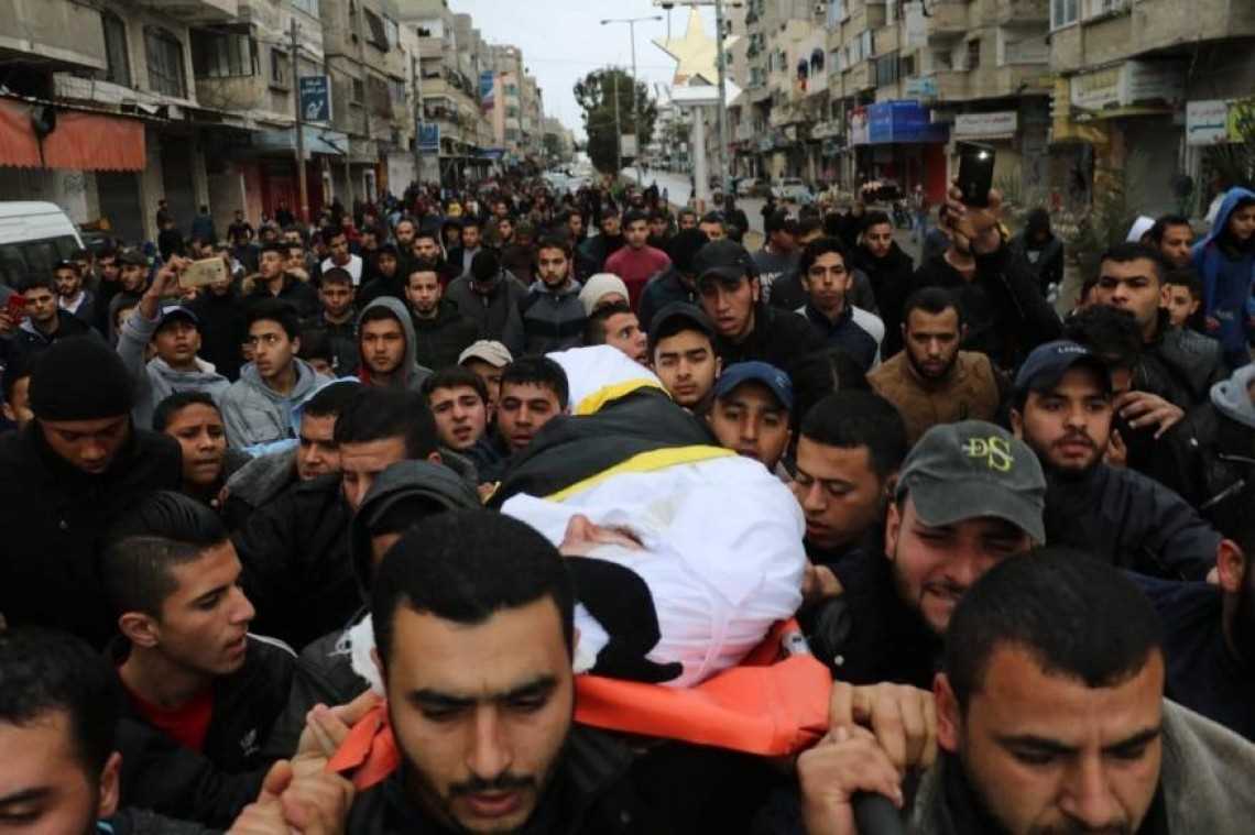 Ribuan Rakyat Palestina Iringi Jenazah Abdul Fattah, Korban Serangan Penduduk Israel