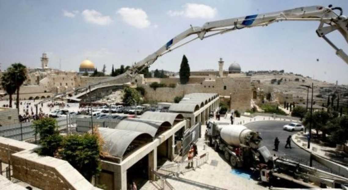 Otoritas Palestina Minta Dunia Internasional Turun Tangan Menghentikan Penggalian di Masjid Al-Aqsa