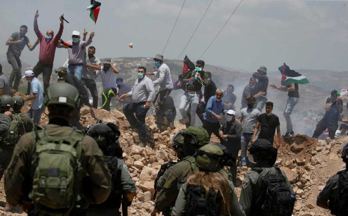 Tentara Israel Hadang Pawai Damai Tolak Pendudukan Ilegal Israel di Kafr Qaddum