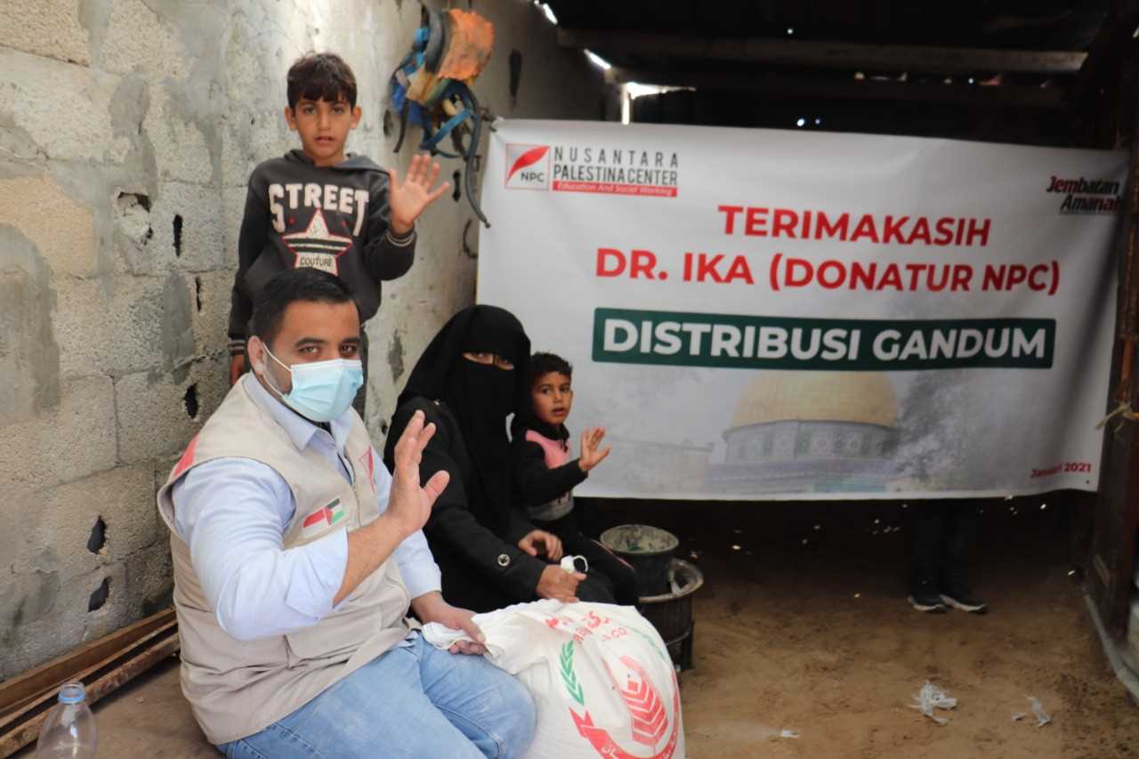 Dr. Ika Salurkan Bansos Gandum, Begini Ekspresi Warga Gaza Sebagai Penerima