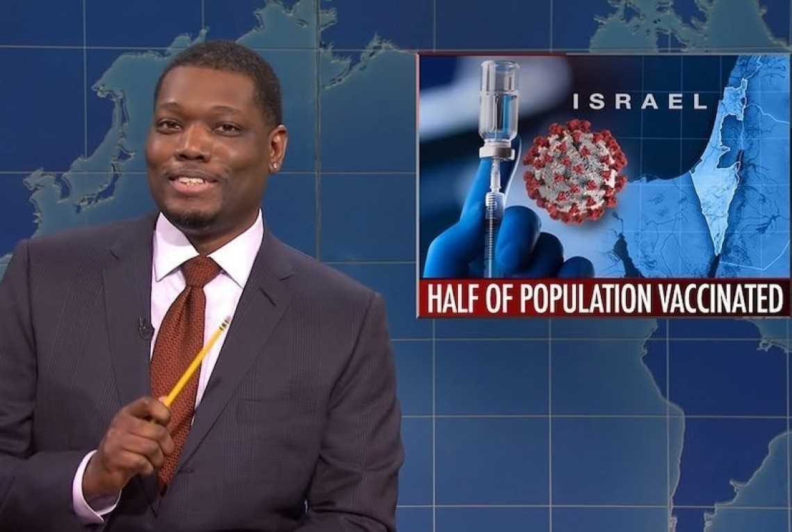 Michael Che Dituduh ‘Anti-Semitisme’ atas Lelucon Vaksinasi Israel di ‘Saturday Night Live’