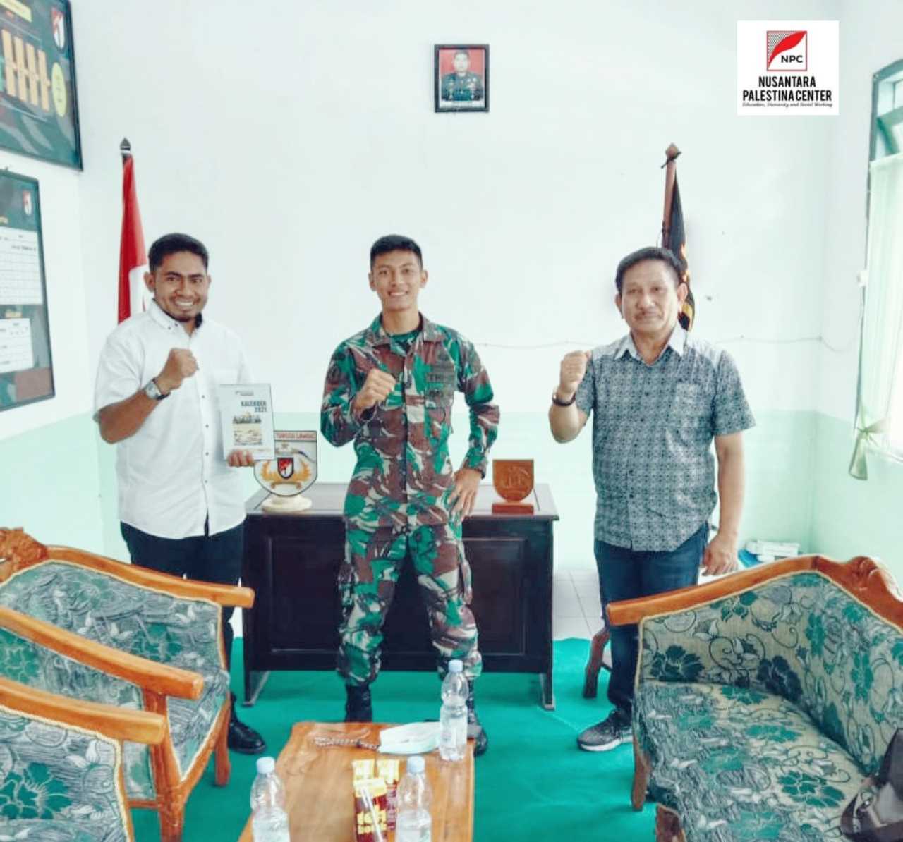 Kunjungi Lettu Inf Adhega Dankipan A Yonif RK 732/Banau, Ini yang Disampaikan Relawan NPC di Maluku Utara