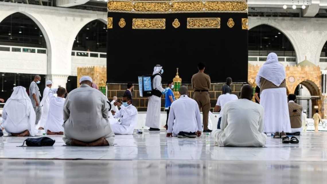 Cegah Penyebaran COVID-19, Arab Saudi Persingkat Pelaksanaan Shalat Tarawih di Masjidil Haram dan Masjid Nabawi