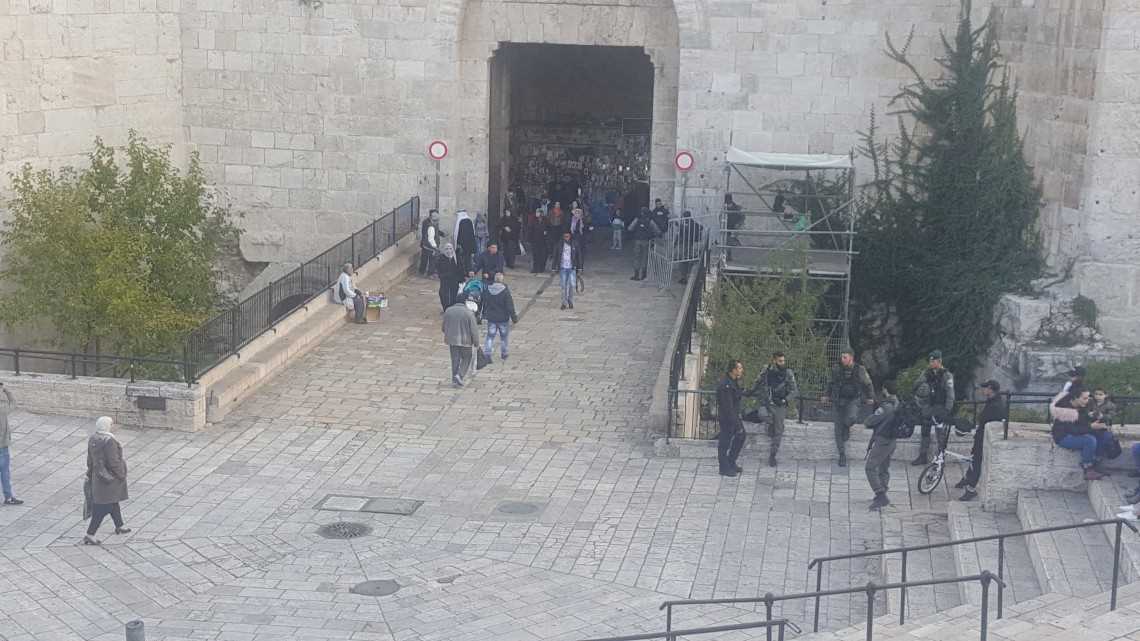 Ramadhan Kedua di Al-Quds Diwarnai Bentrok di Pintu Masuk Masjid Al-Aqsa