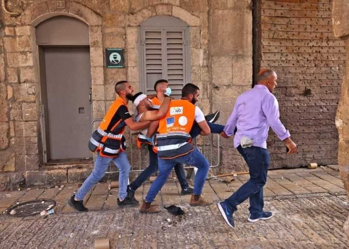 180 Warga Luka-Luka: Pasukan Israel dan Ekstremis Yahudi Mengubah Al-Aqsa Jadi Medan Perang