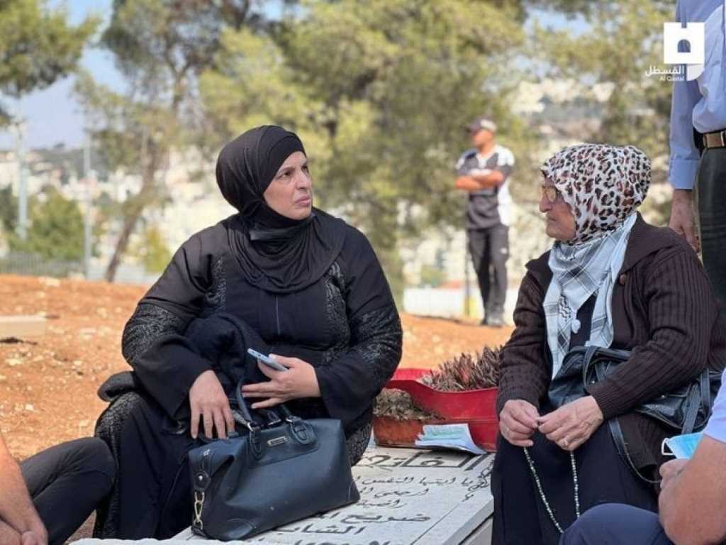 Menolak Kubur Anaknya Dibongkar Israel, Ibu Palestina: Biarkan Aku Mati Bersamanya