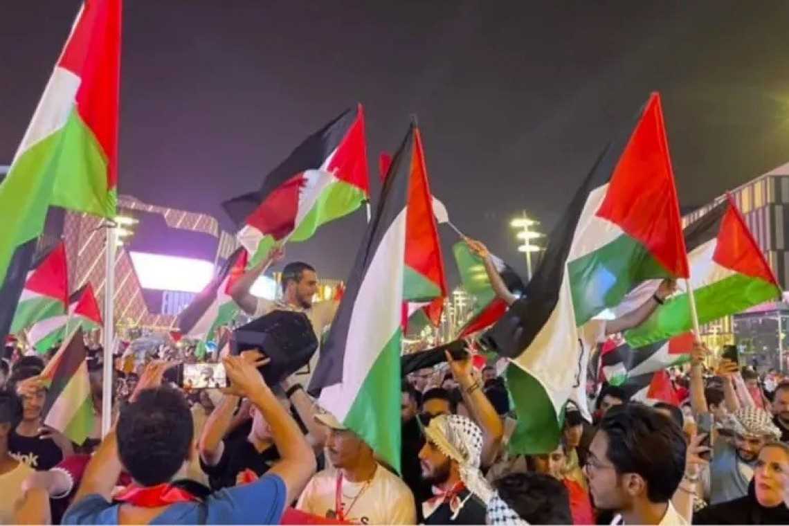 Meski Tidak Bermain di Piala Dunia 2022, Palestina Hadir di Stadion dan Jalanan Qatar