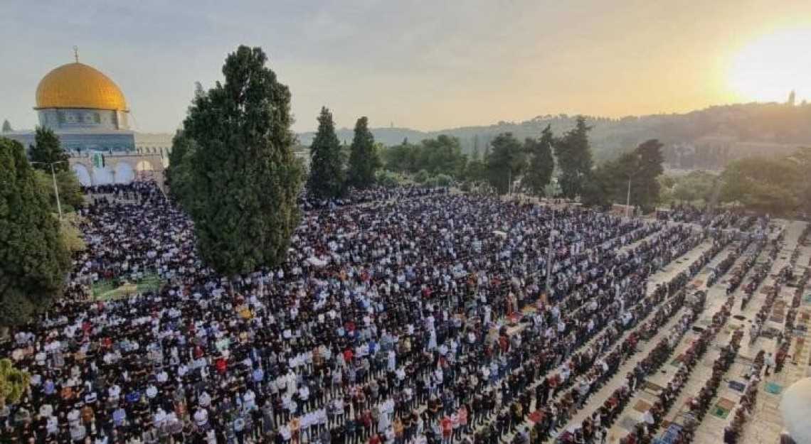 70 Ribu Warga Palestina Hadiri Shalat Jumat di Masjid Al-Aqsa