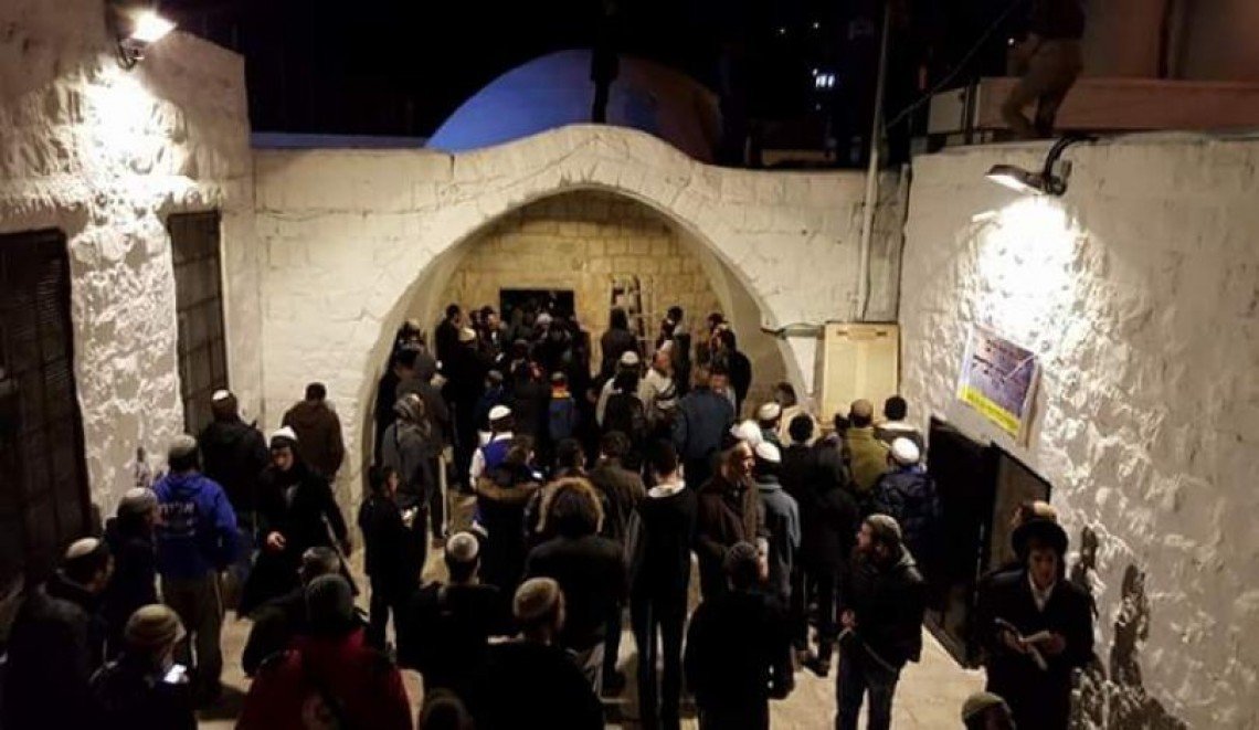 Pemukim Israel Serbu Makam Yusuf di Nablus