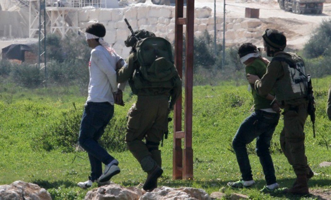 Israel Tangkap 18 Penduduk Palestina di Tepi Bara