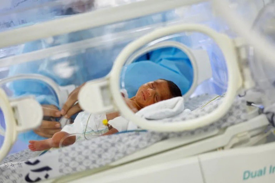 Bayi-bayi Dievakuasi dari Al-Shifa dan Dipindahkan ke Gaza Selatan