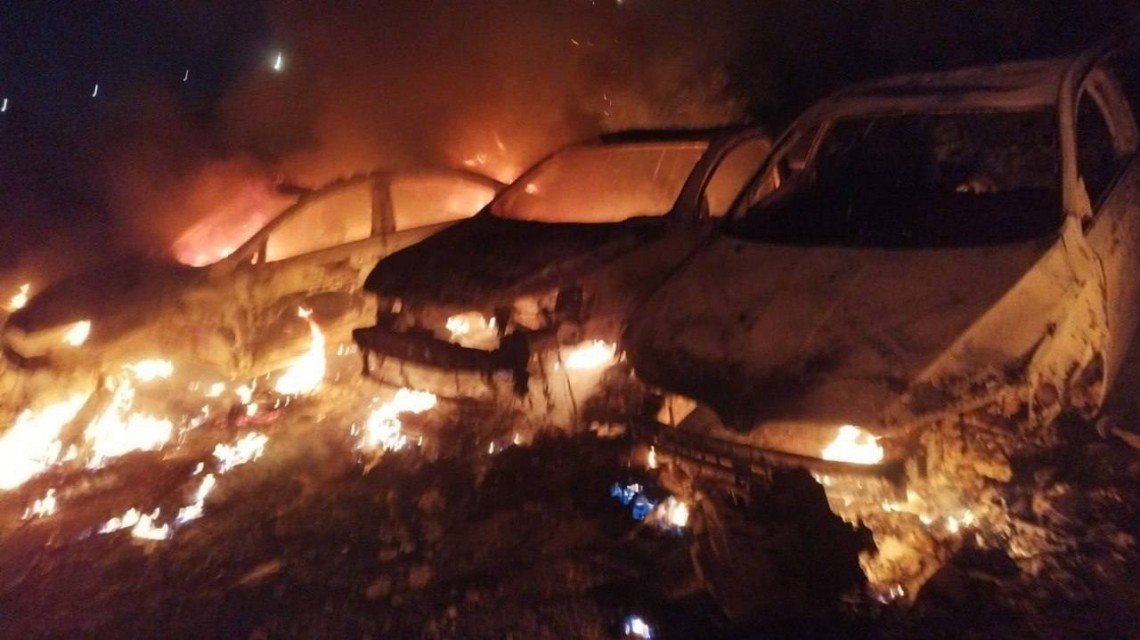 Pemukim Israel Bakar Sejumlah Mobil Palestina di Nablus