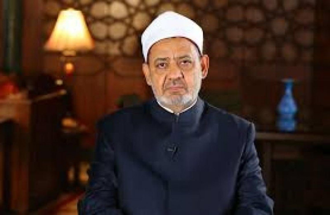 Grand Sheikh Al-Azhar: “Berikan Bantuan Untuk Gaza, Tapi Jangan Jadi Penyuplai Senjata Untuk Israel!”