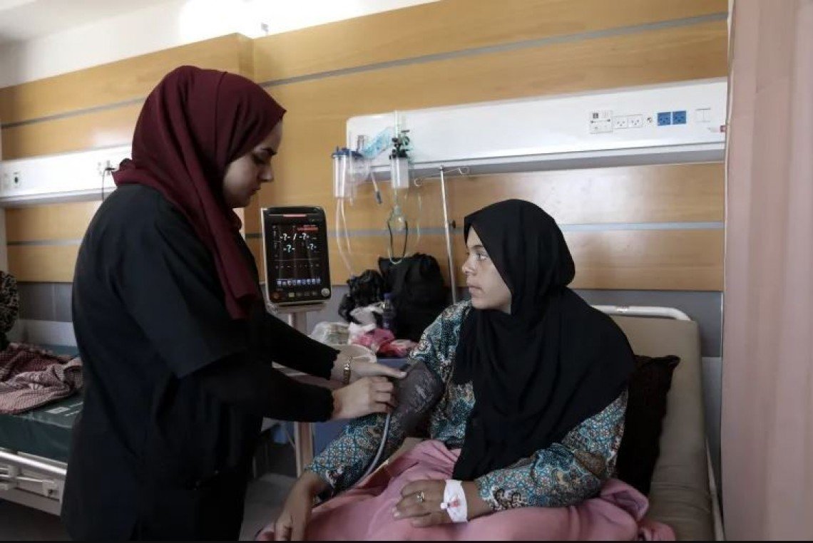 Sempat Membantu Persalinan di Lantai, Begini Cerita Seorang Bidan yang Berjuang di Tengah Pembantaian di Gaza