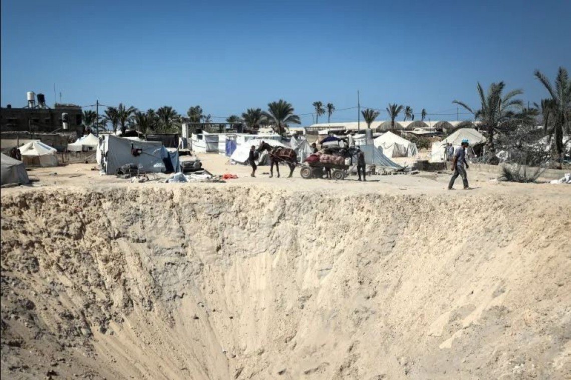 Saksi Mata: Guncangan Akibat Ledakan Rudal Israel di Al-Mawasi Seperti Gempa Bumi