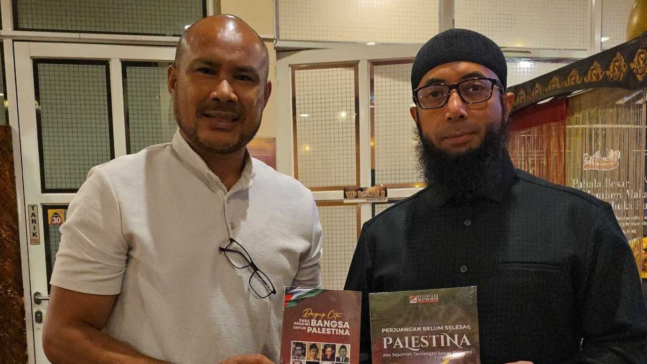Bang Onim Kunjungi Ajwad Resto Milik Ustaz Khalid Basalamah