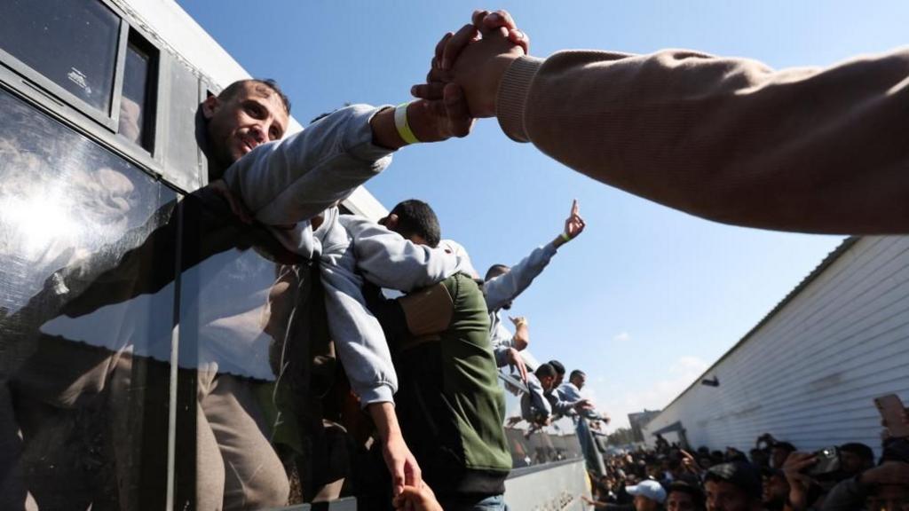 Warga Palestina yang Dibebaskan Israel Tunjukkan Tanda-tanda ‘Penyiksaan dan Kelaparan’