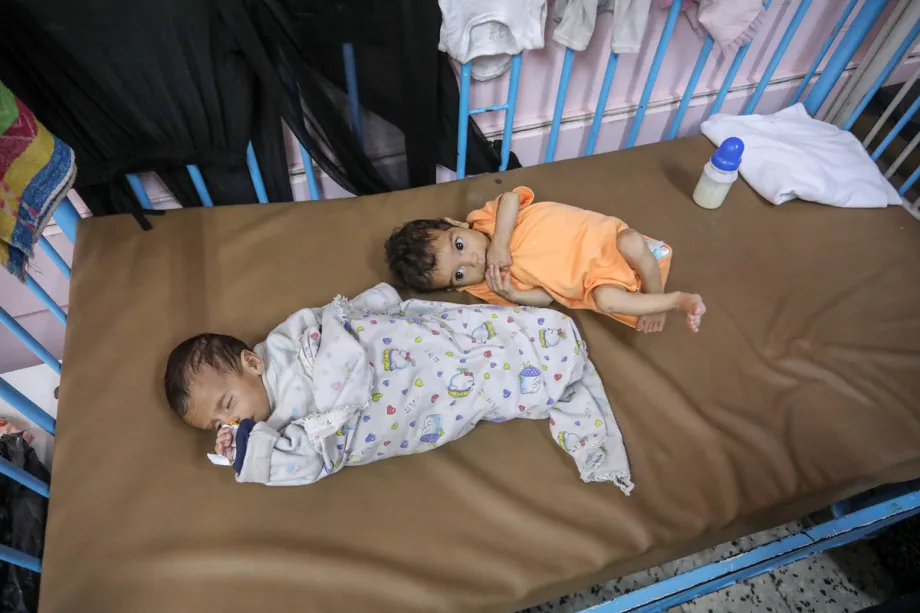 Susu Tak Sampai, Bantuan Tak Tiba: 100.000 Anak Gaza dalam Bayang Kematian