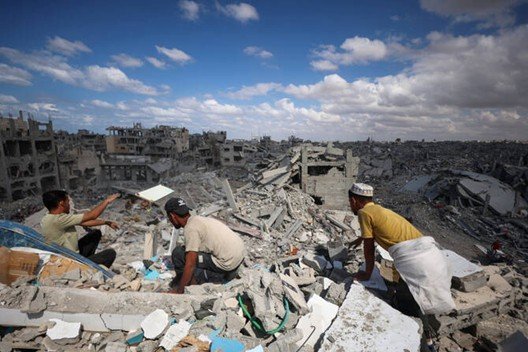 Gaza Pasca-Genosida: Puing Reruntuhan dan Ancaman Kontaminasi Bahan Peledak