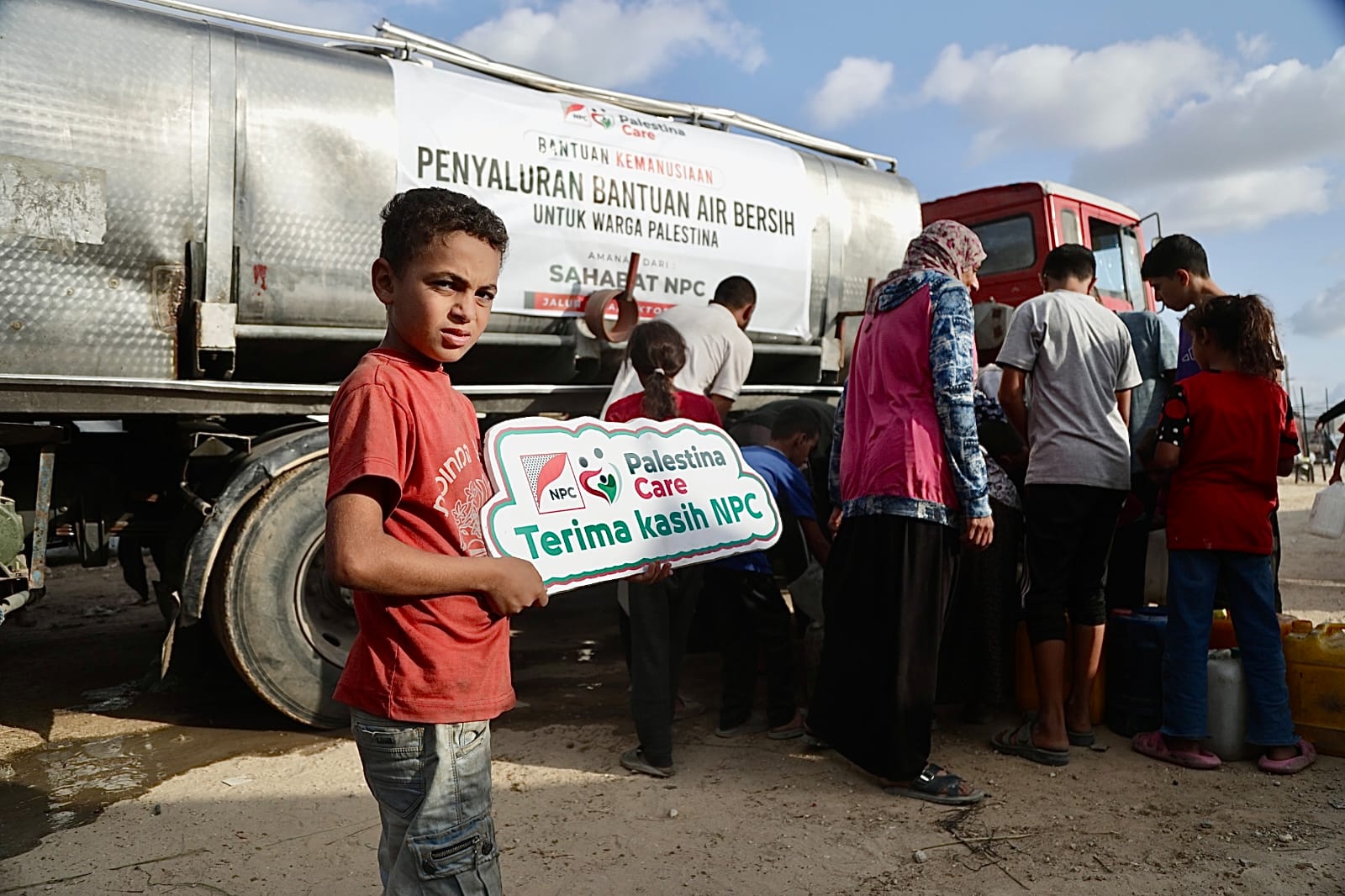 NPC Salurkan Air Bersih Gratis untuk 20.000 Keluarga Palestina di Tengah Krisis Gaza