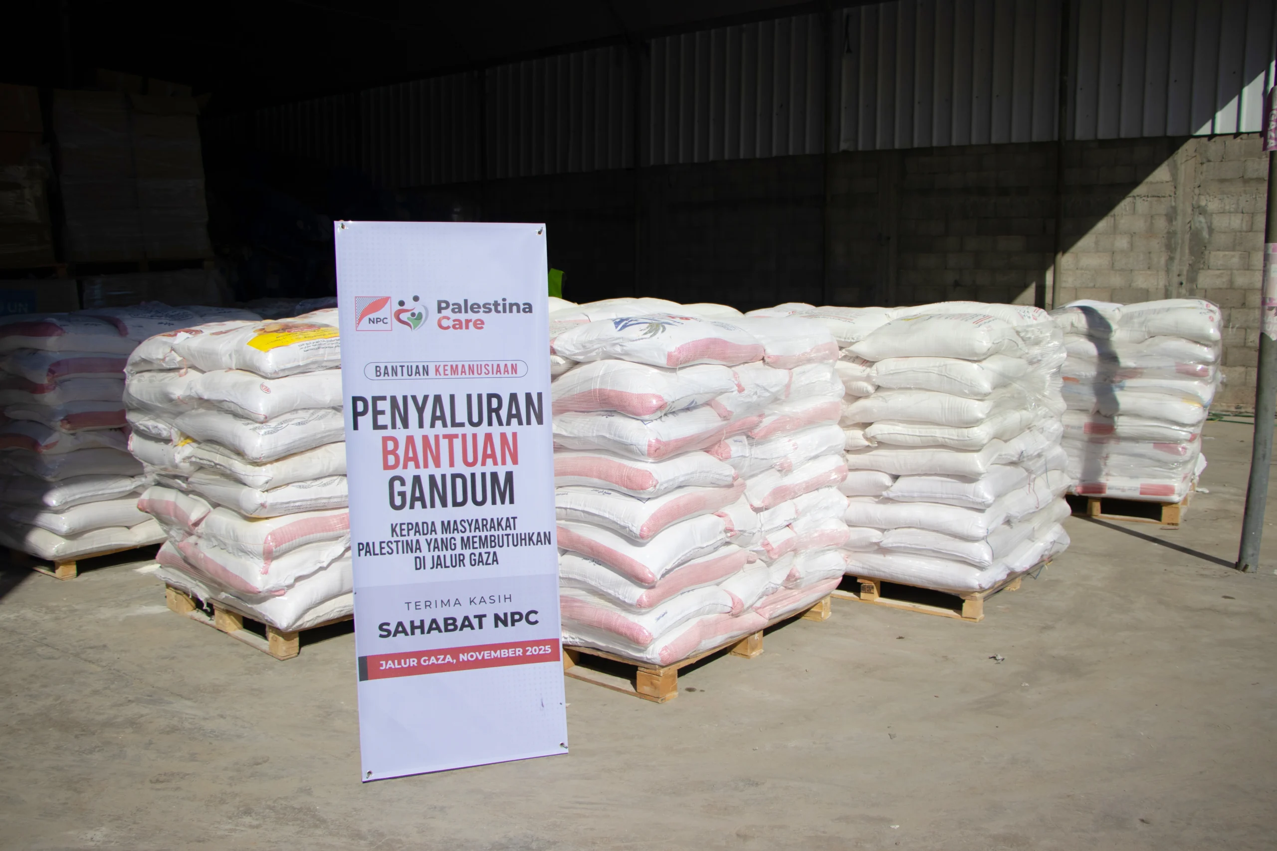 Nusantara Palestina Center Salurkan 2.635 Karung Tepung untuk Warga Gaza