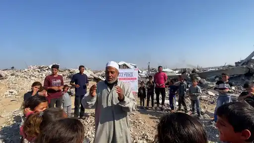 Mengharukan, Warga Gaza Gelar Salat Gaib untuk Korban Banjir Aceh dan Sumatera