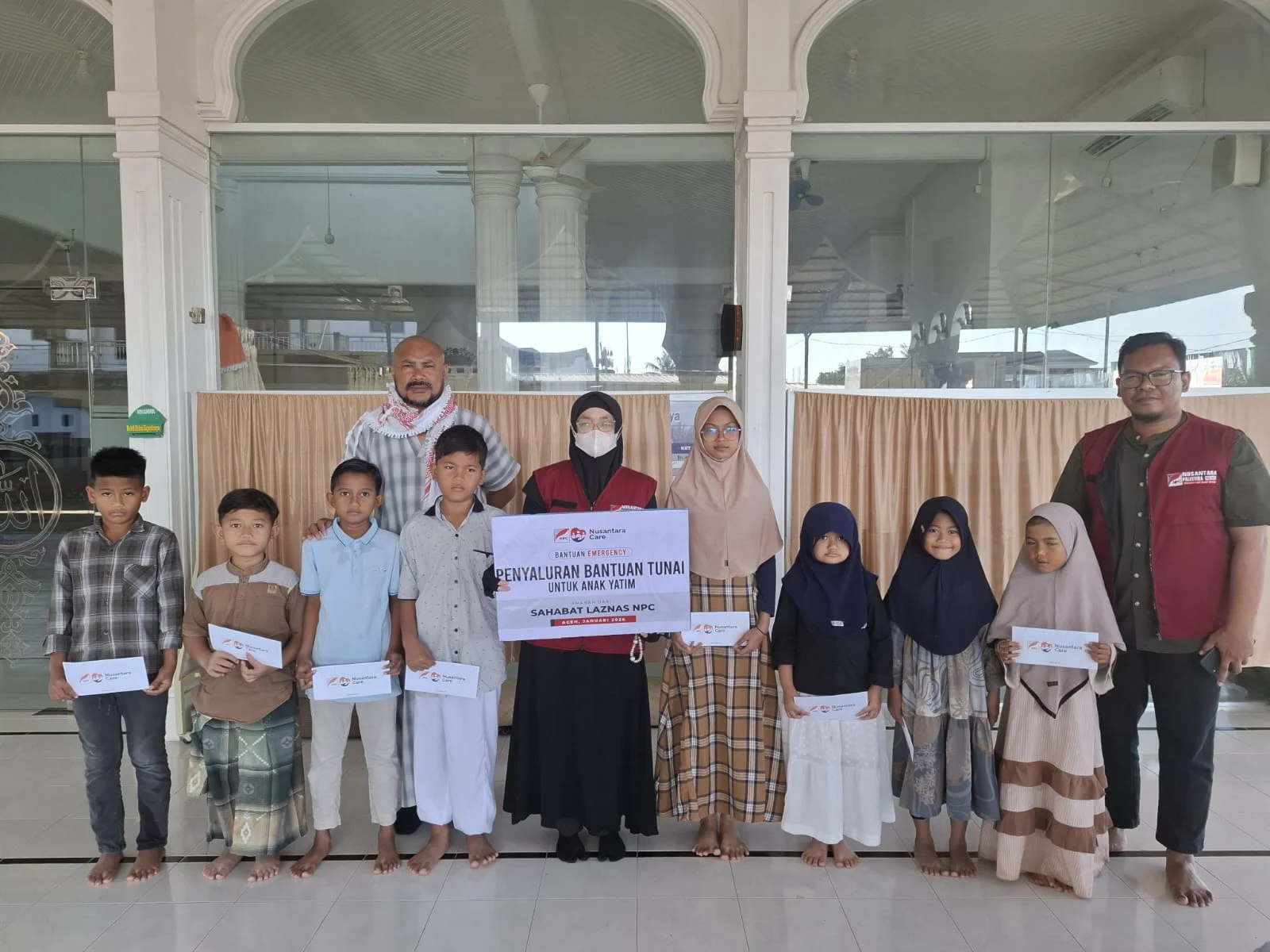 Nusantara Palestina Center Salurkan Santunan Yatim dan Bantuan Pendidikan di Pidie Jaya