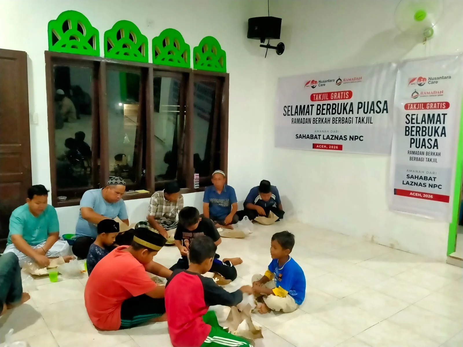 Ramadan Berkah, LAZNAS NPC Bagikan 200 Porsi Takjil di Aceh Tamiang