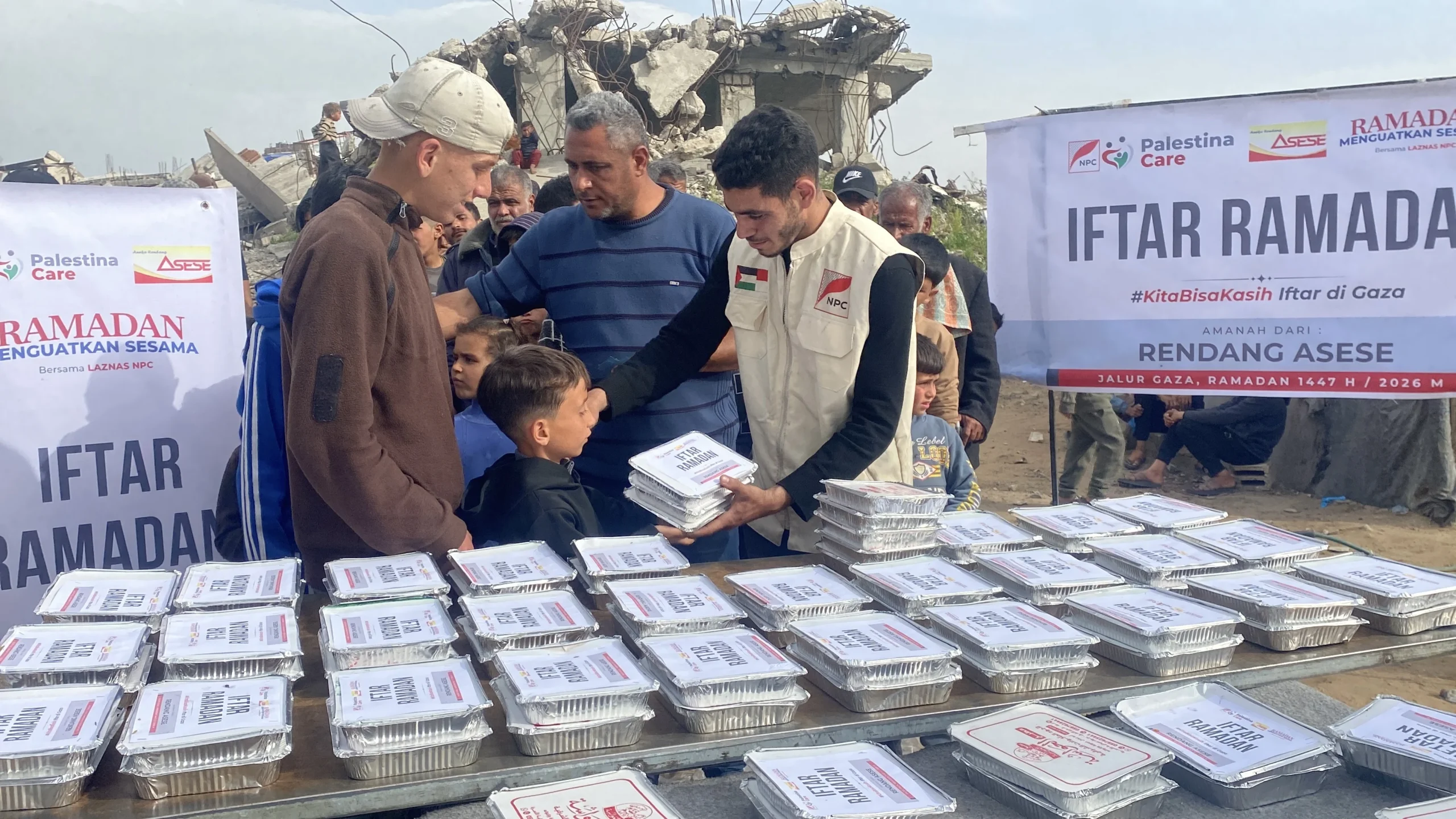 NPC Salurkan 515 Porsi Iftar untuk Warga Gaza dari Amanah Rendang Asese