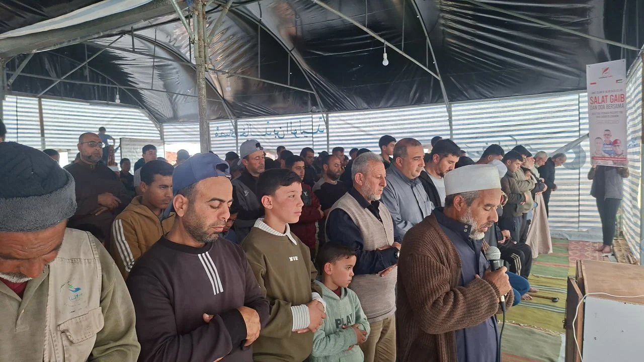 Tiga Prajurit Indonesia Gugur di Lebanon, Warga Gaza Utara Gelar Salat Gaib