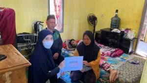 Nusantara Palestina Center Salurkan Bantuan bagi Pasien Tiroid dan Tuberkulosis di Garut