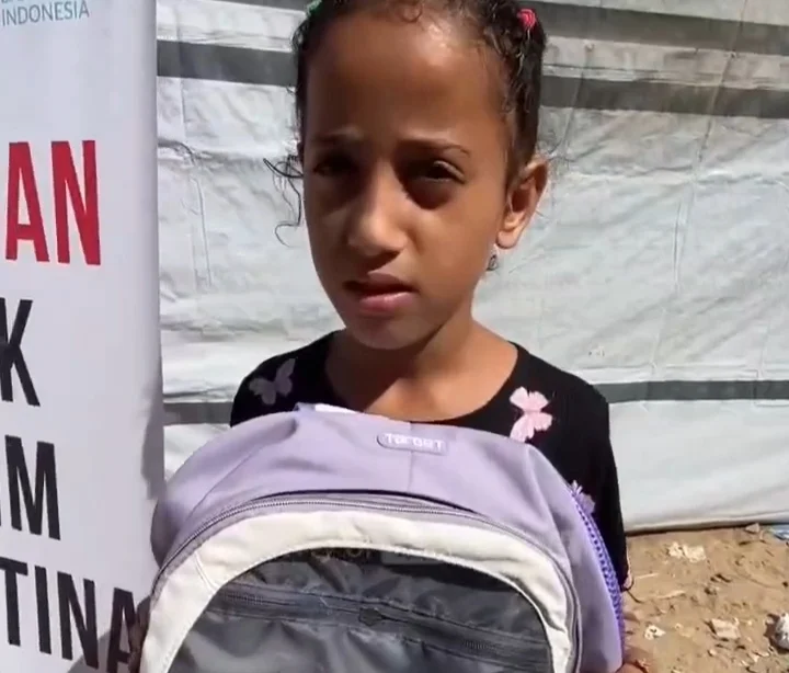 LAZNAS NPC Salurkan Paket Tas Sekolah untuk Anak-anak di Al-Tuffah, Gaza